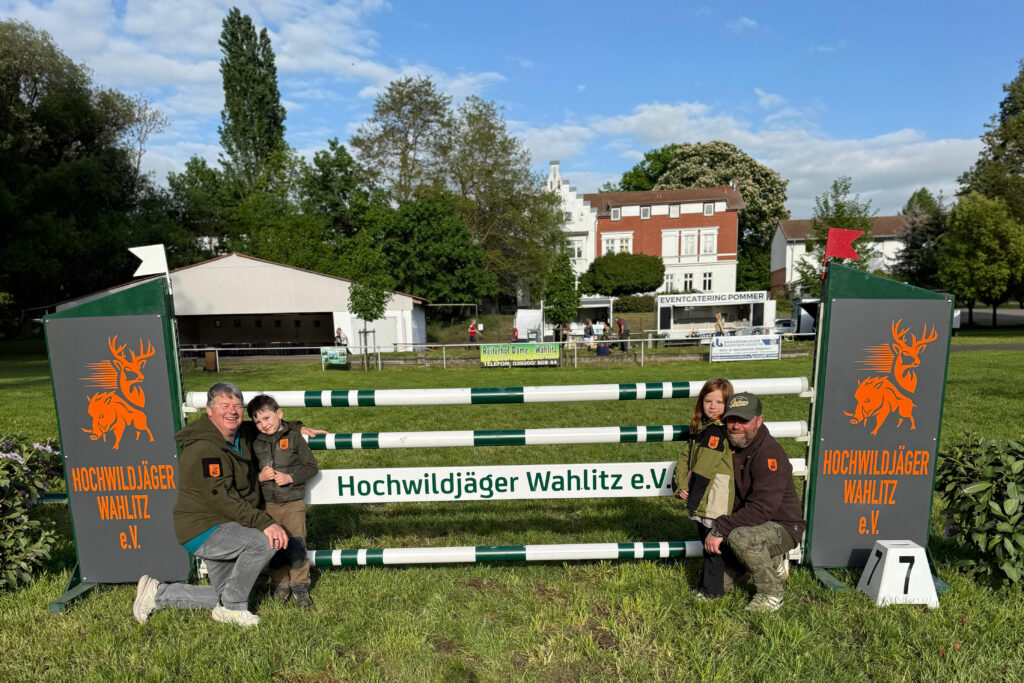 Das Hochwildjäger Team freut sich, dabei gewesen zu sein.